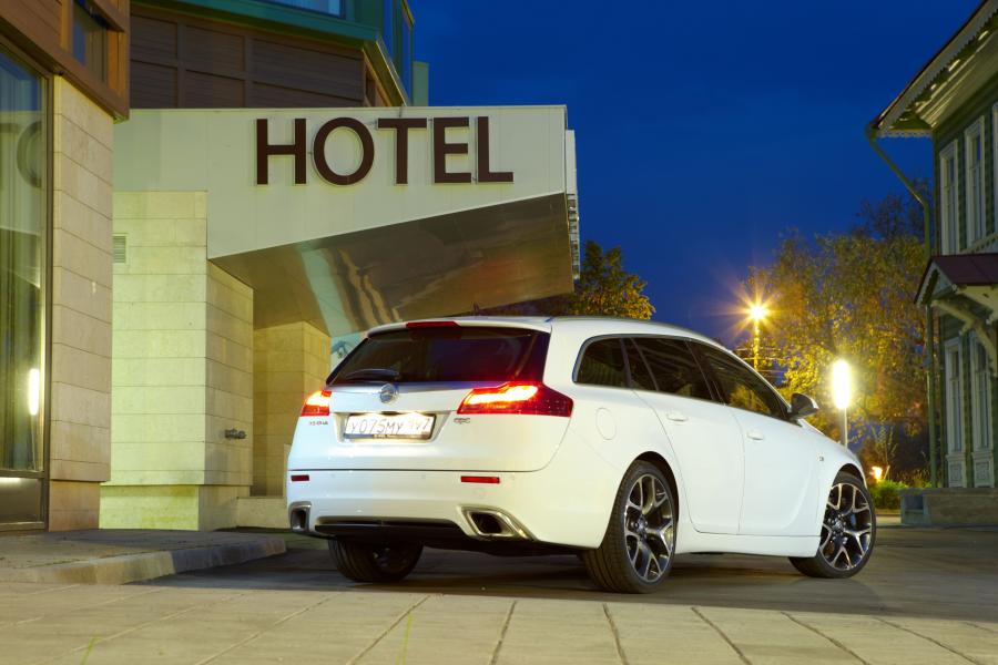  Opel Insignia OPC Sports Tourer 2009 года  (фото 14 из 49)